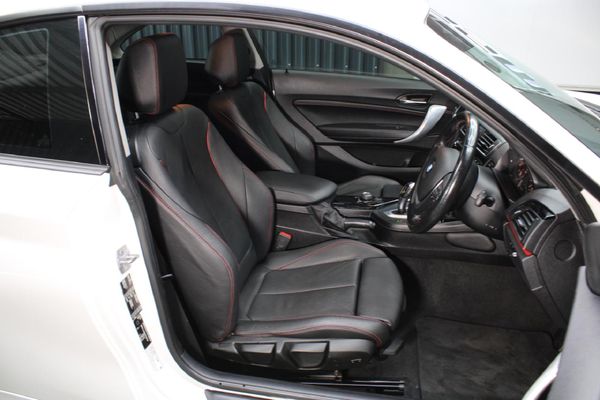 2016-BMW-2-Series-220i-Coupe-Sport-Auto image:6
