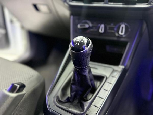 2020-Volkswagen-Polo-10-TSI-Trendline image:14