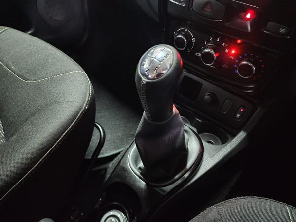 2015-Renault-Duster-16-Dynamique image:24