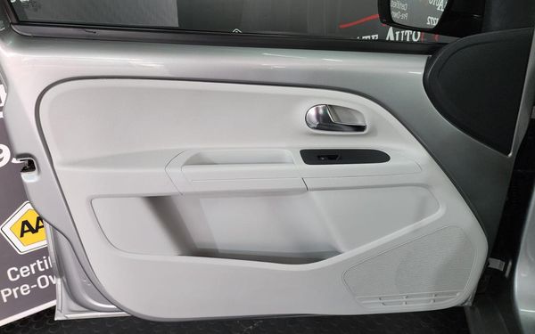 2017-Volkswagen-Up-Move-Up-10-5-dr image:17