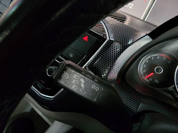 2017-Volkswagen-Up-Move-Up-10-5-dr image:18