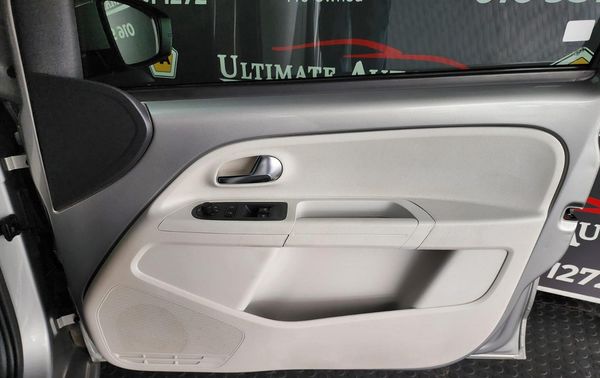 2017-Volkswagen-Up-Move-Up-10-5-dr image:20