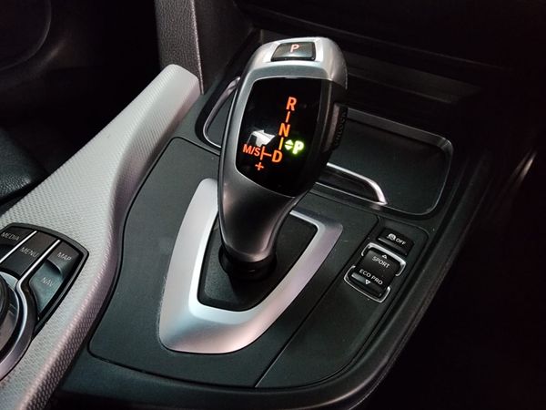 2018-BMW-3-Series-318i-M-Sport-Auto image:30