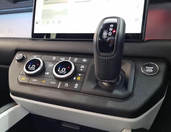 2025-Land-Rover-Defender-110-D350-X-Dynamic-HSE image:21