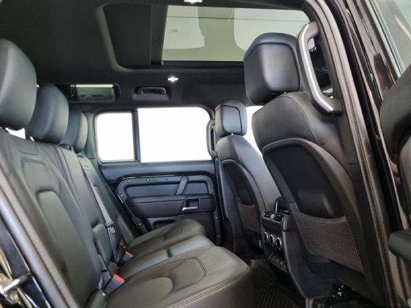 2025-Land-Rover-Defender-110-D350-X-Dynamic-HSE image:8