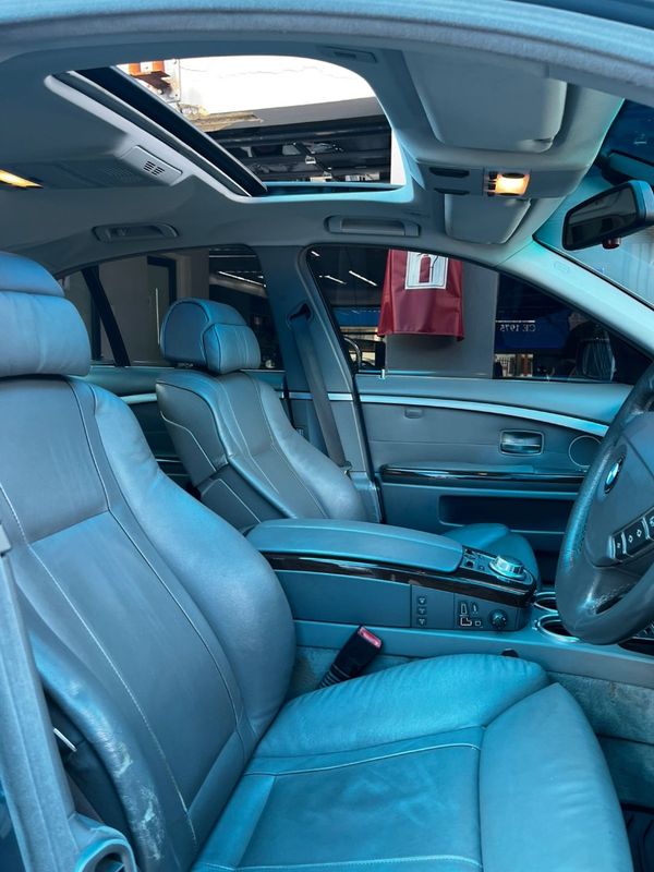 2005-BMW-7-Series-740i image:9