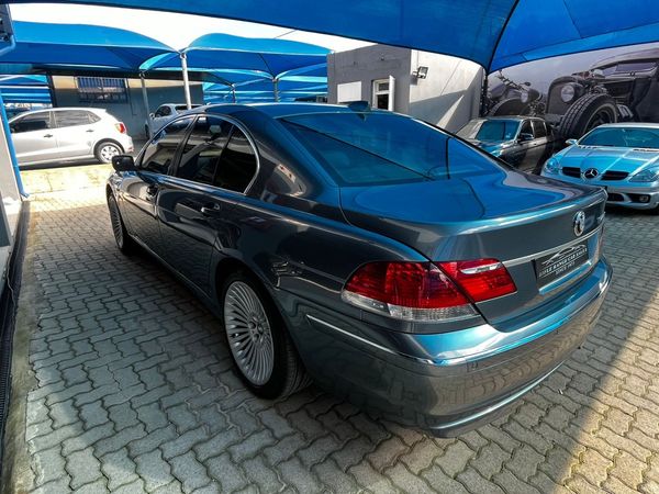 2005-BMW-7-Series-740i image:5