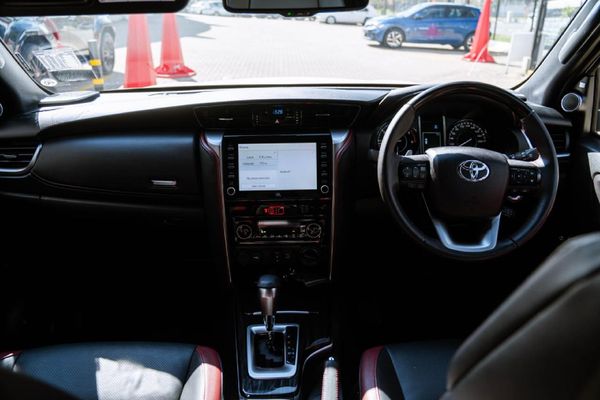 2025-Toyota-Fortuner-28-GD-6-4x4-VX-Auto image:9