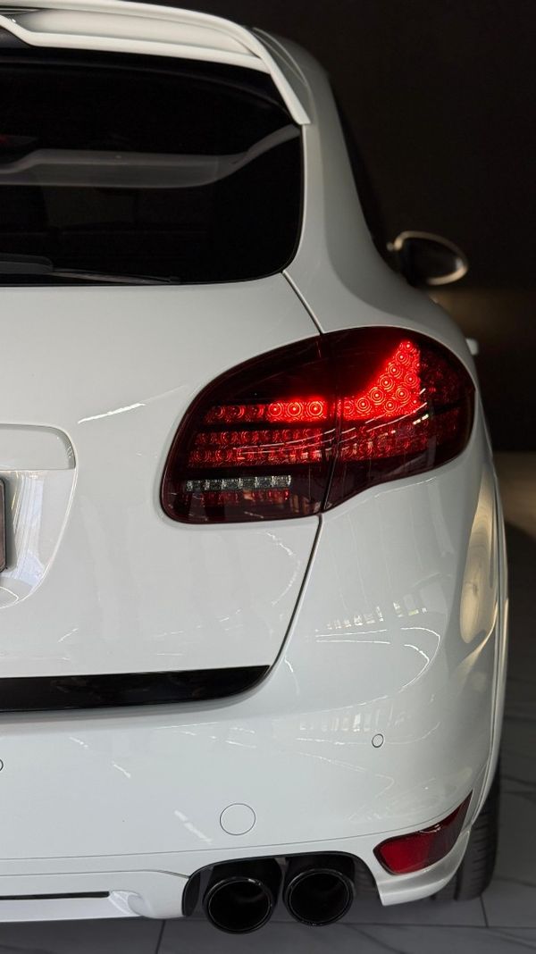2014-Porsche-Cayenne-GTS-Auto image:15