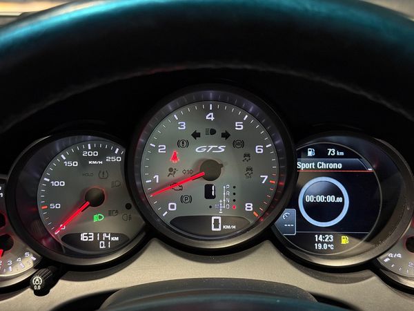 2014-Porsche-Cayenne-GTS-Auto image:19