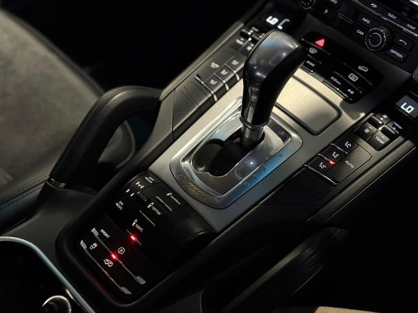 2014-Porsche-Cayenne-GTS-Auto image:20