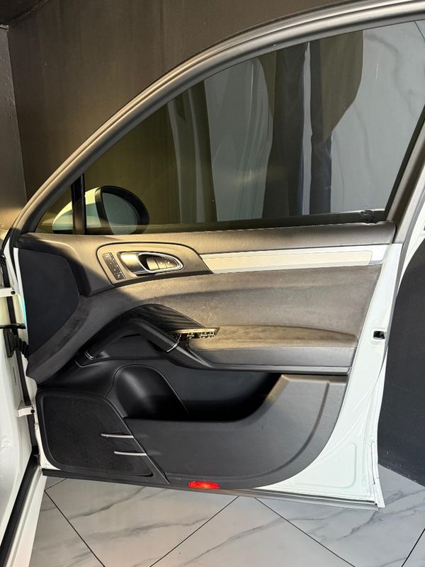 2014-Porsche-Cayenne-GTS-Auto image:26