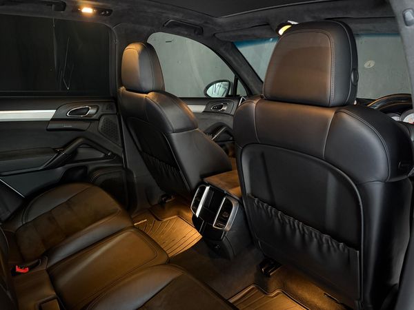 2014-Porsche-Cayenne-GTS-Auto image:27