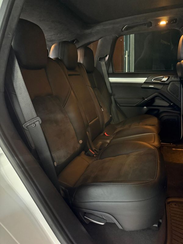 2014-Porsche-Cayenne-GTS-Auto image:28
