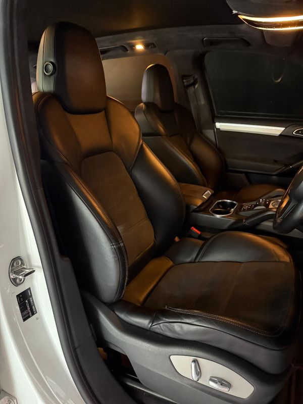 2014-Porsche-Cayenne-GTS-Auto image:29