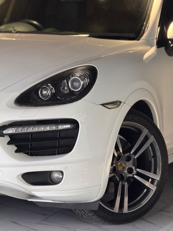 2014-Porsche-Cayenne-GTS-Auto image:6