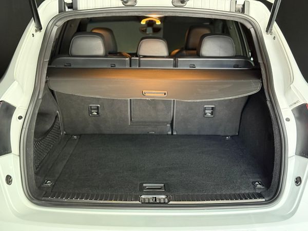 2014-Porsche-Cayenne-GTS-Auto image:8