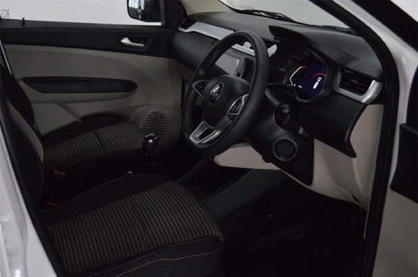 2026-Renault-Triber-10-Intens image:9