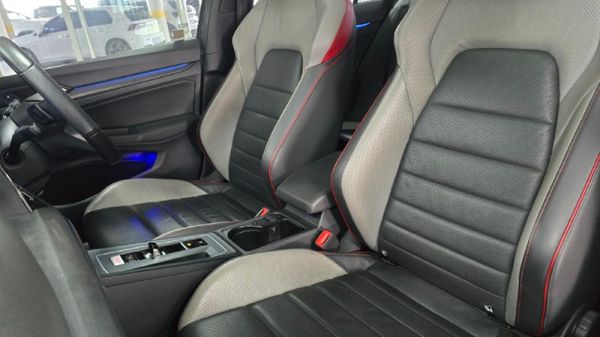 2022-Volkswagen-Golf-8-GTI-20-TSI-Auto image:16