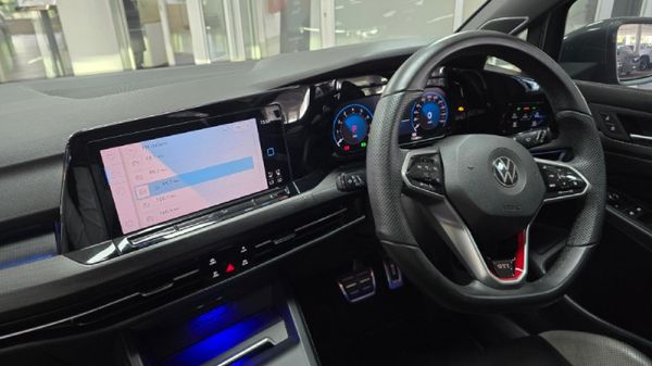 2022-Volkswagen-Golf-8-GTI-20-TSI-Auto image:17