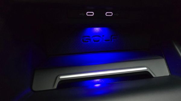 2022-Volkswagen-Golf-8-GTI-20-TSI-Auto image:19