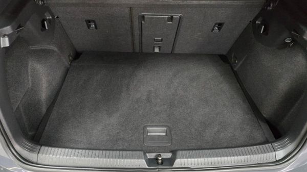 2022-Volkswagen-Golf-8-GTI-20-TSI-Auto image:8