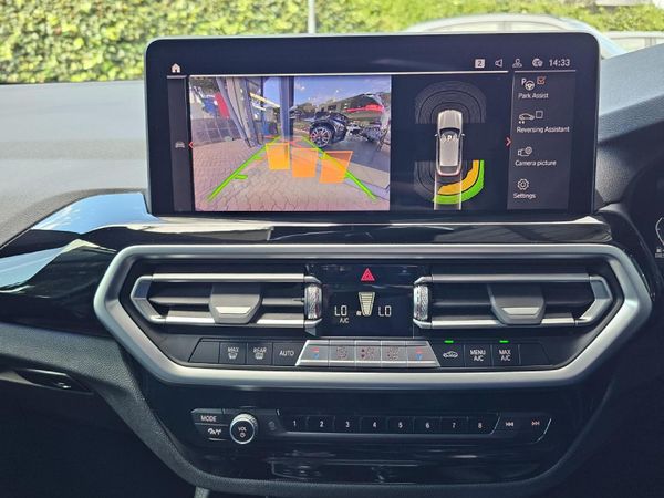 2022-BMW-X4-xDrive20d image:8