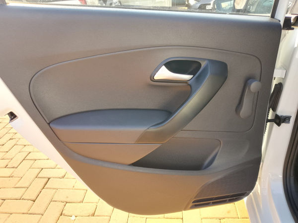 2024-Volkswagen-Polo-Vivo-16-AUTOMATIC image:24
