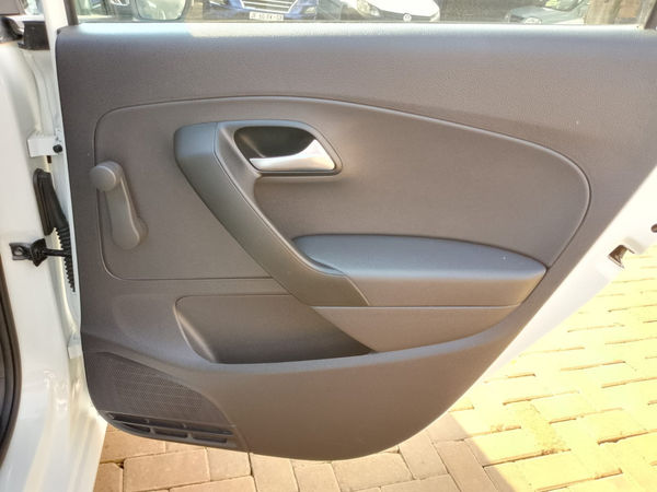 2024-Volkswagen-Polo-Vivo-16-AUTOMATIC image:26