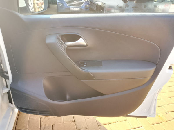2024-Volkswagen-Polo-Vivo-16-AUTOMATIC image:27