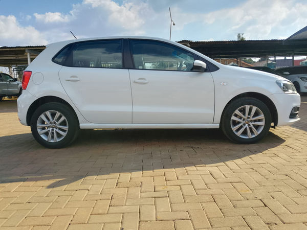 2024-Volkswagen-Polo-Vivo-16-AUTOMATIC image:3