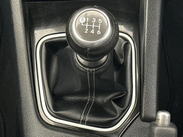 2019-Toyota-Corolla-18-Exclusive image:10