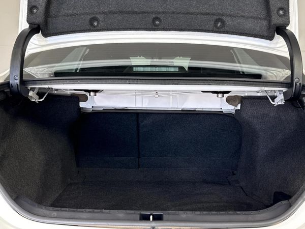 2019-Toyota-Corolla-18-Exclusive image:13