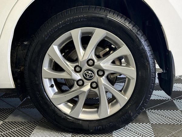 2019-Toyota-Corolla-18-Exclusive image:6