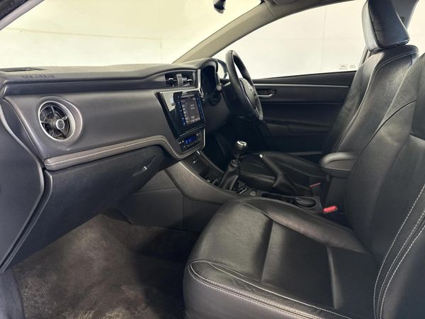 2019-Toyota-Corolla-18-Exclusive image:8