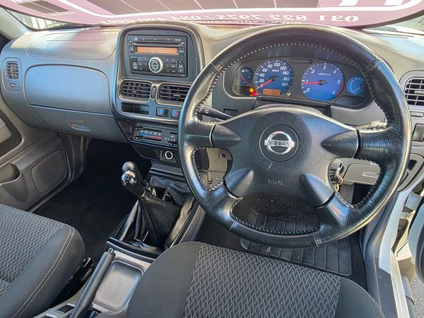 2019-Nissan-NP300-25-TDi-4x4-Double-Cab image:10