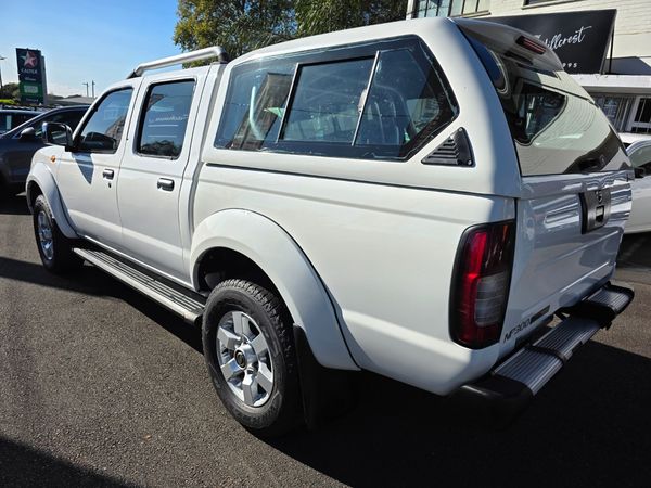 2019-Nissan-NP300-25-TDi-4x4-Double-Cab image:6