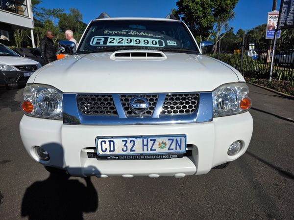 2019-Nissan-NP300-25-TDi-4x4-Double-Cab image:7