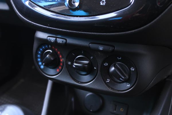 2015-Opel-Corsa-10T-EcoFlex-Enjoy-5-dr-85kW image:11