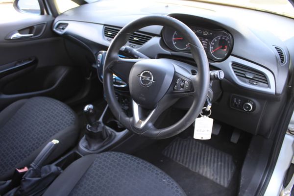 2015-Opel-Corsa-10T-EcoFlex-Enjoy-5-dr-85kW image:13
