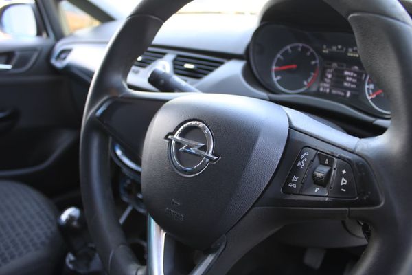 2015-Opel-Corsa-10T-EcoFlex-Enjoy-5-dr-85kW image:15