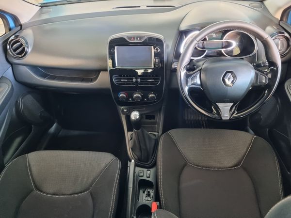 2015-Renault-Clio-IV-900T-Dynamique-5-dr-66kW image:9