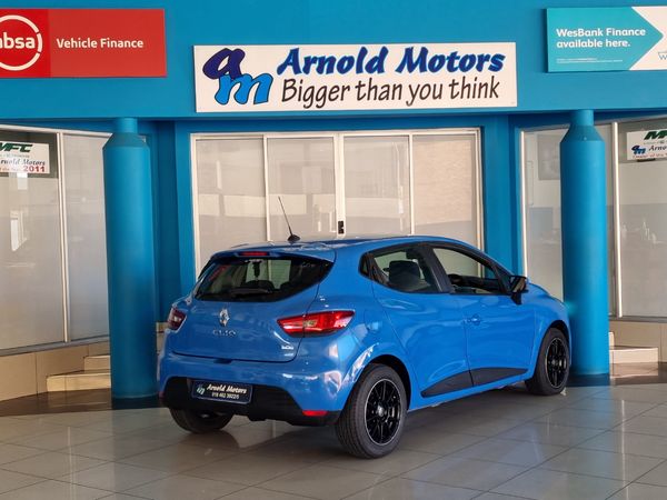 2015-Renault-Clio-IV-900T-Dynamique-5-dr-66kW image:11