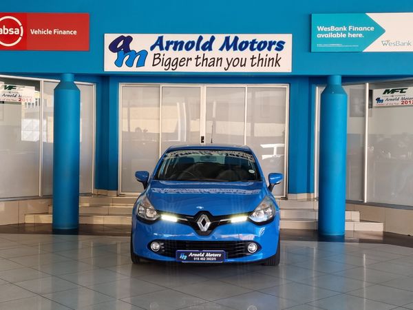 2015-Renault-Clio-IV-900T-Dynamique-5-dr-66kW image:5