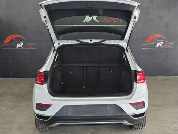 2022-Volkswagen-T-Roc-14-TSI-Design-Auto image:9