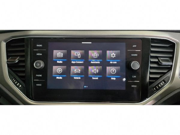 2022-Volkswagen-T-Roc-14-TSI-Design-Auto image:13