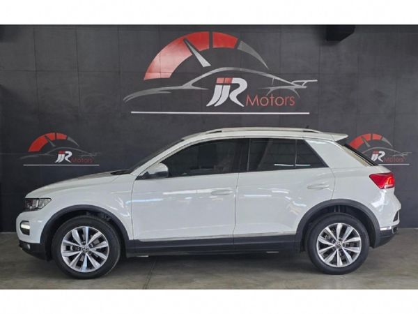 2022-Volkswagen-T-Roc-14-TSI-Design-Auto image:3