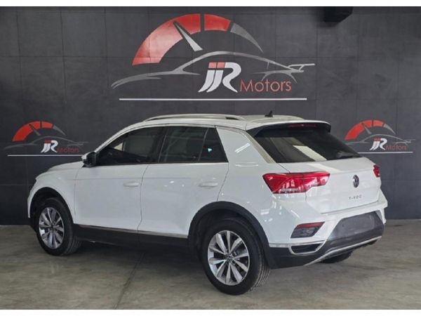 2022-Volkswagen-T-Roc-14-TSI-Design-Auto image:4