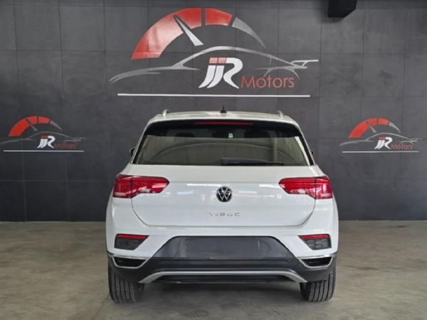 2022-Volkswagen-T-Roc-14-TSI-Design-Auto image:5