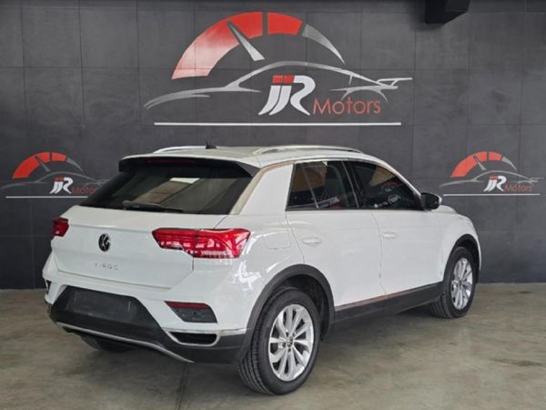 2022-Volkswagen-T-Roc-14-TSI-Design-Auto image:6